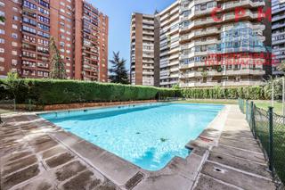 Lloguer Pis a La Paz. Magnífico y luminoso piso sin amueblar de 159 m2, 2 habitaciones