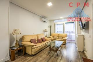 Location Appartement à Adelfas. Amplio y luminoso piso reformado y amueblado de 100 m2, 3 habita