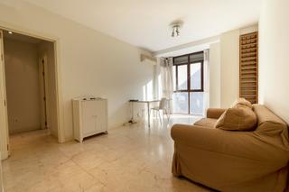 Lloguer Pis a Fuente del Berro. Amplio y luminoso piso amueblado de 80 m2 y 2 habitaciones, próx