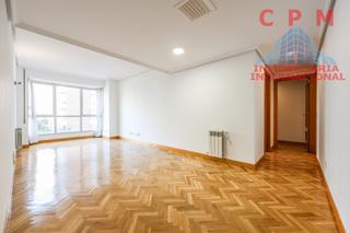 Lloguer Pis a Casa de Campo. Magnífico piso y sin amueblar, de 95 m2 y 2 dormitorios, situado