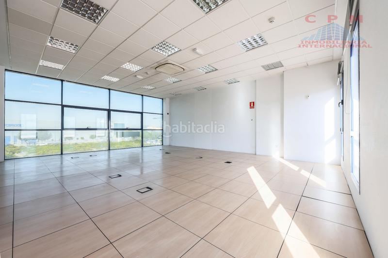 Foto 2ef4ba33-b9d8-45ee-9959-bb1d1b6c7c38. Oficina amb calefacció aparcament a Los Olivos-Los Ángeles Getafe