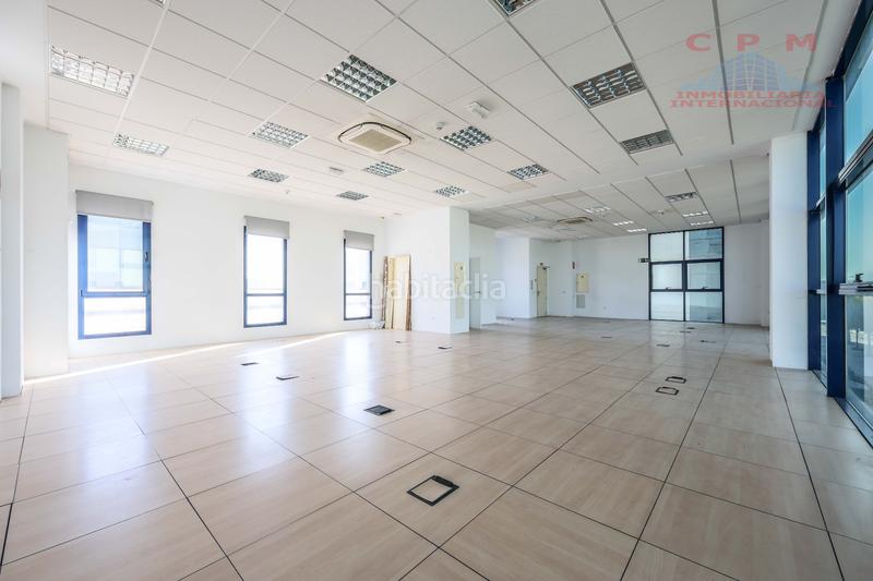 Foto eb821b89-7041-43ee-a756-d87b632a7598. Oficina amb calefacció aparcament a Los Olivos-Los Ángeles Getafe