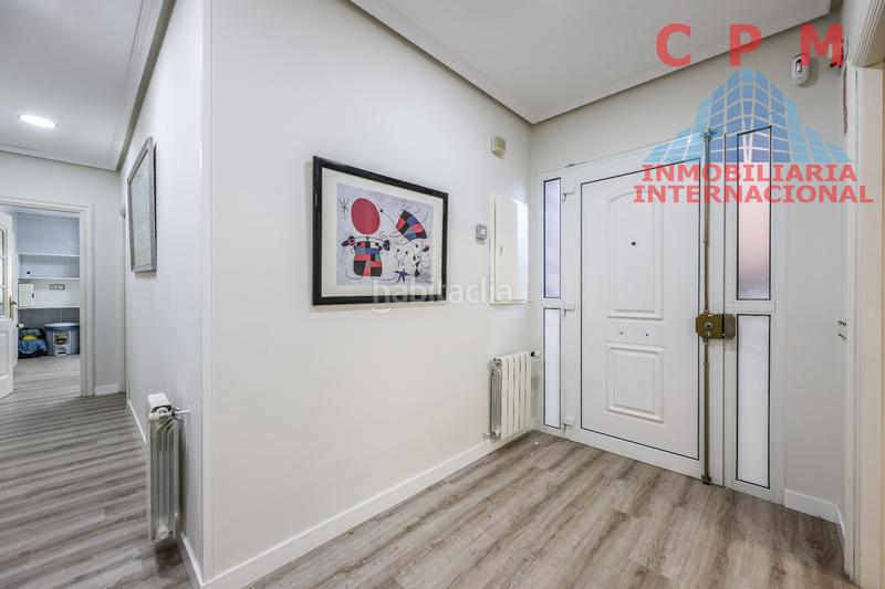 Foto f9222cd4-6f07-45a5-bb1e-7e4932d35811. Lloguer oficina amb calefacció aparcament a Peñagrande Madrid