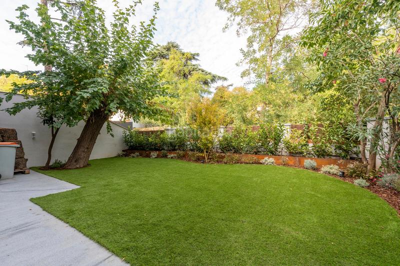 Foto 8d6a4efc-a4d2-4648-a7cd-f6b6c9ea0183. Affitto chalet con camino riscaldamento parcheggio in Madrid