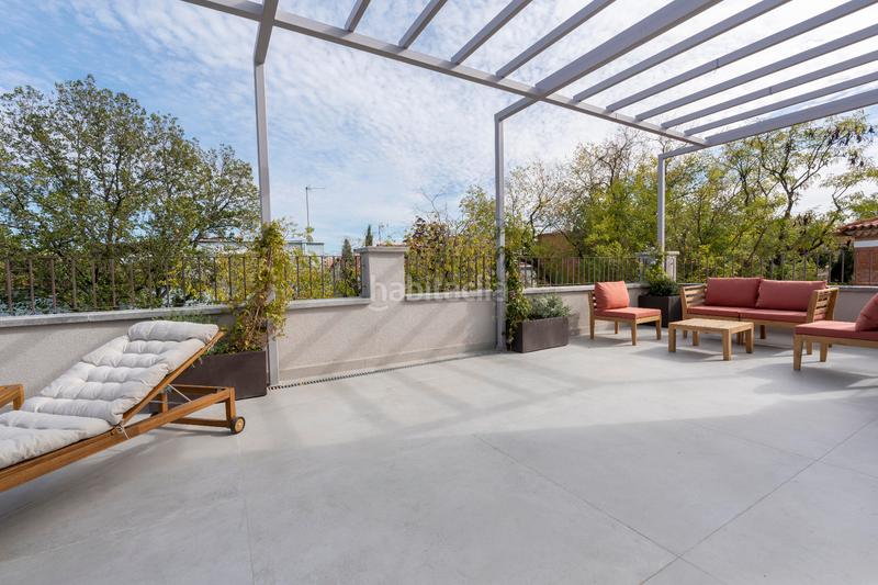 Foto d5c61bd7-d4ee-4357-8a81-9808b9d7a9e8. Location chalet avec cheminée chauffage parking dans Madrid