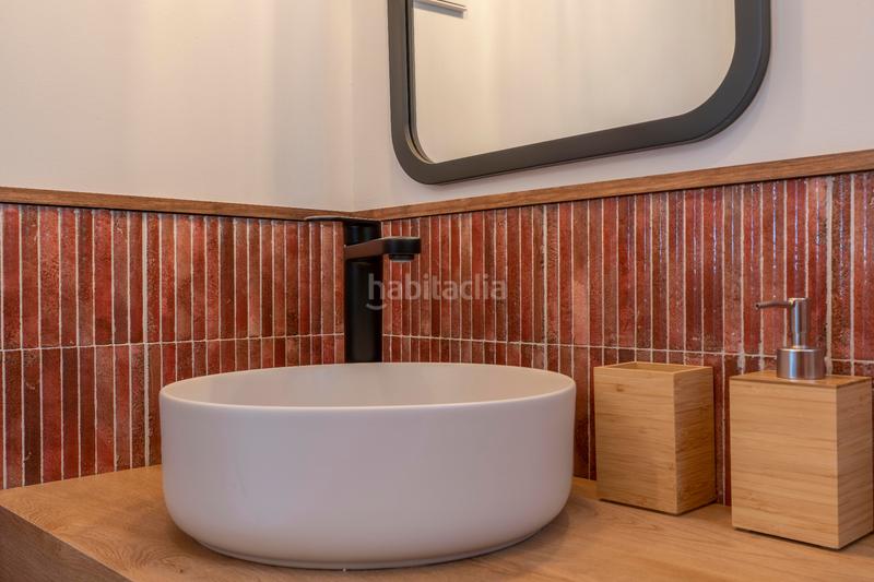 Foto 2d8fe63b-9830-4b6b-a678-ab7f3120a957. Rent chalet with fireplace heating parking in Hispanoamérica-Bernabéu Madrid