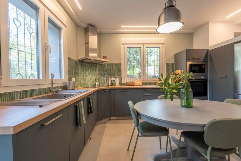 Foto cded9f2b-90d8-48c5-a81b-e3fcc1c870dc. Rent chalet with fireplace heating parking in Hispanoamérica-Bernabéu Madrid