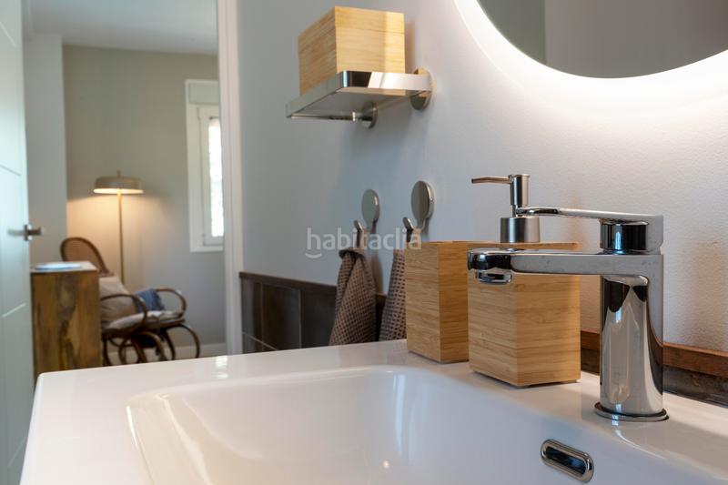 Foto e2ea16dd-dc24-47ab-82ea-be51f422f9d6. Rent chalet with fireplace heating parking in Hispanoamérica-Bernabéu Madrid