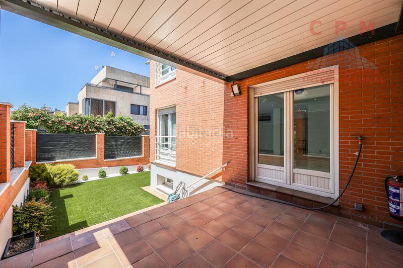 Foto 7cbba25b-19ea-4bdd-bf7d-a23e85e4222a. Lloguer casa adossada amb xemeneia calefacció aparcament a Madrid