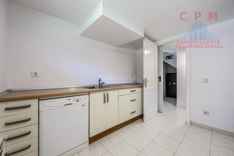 Foto 08151d8c-53f8-41c3-8a81-9670eb71b29d. Rent semi detached house with fireplace heating parking in Madrid