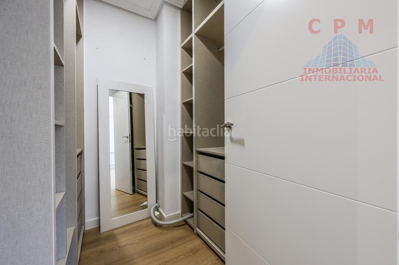 Foto 6c300170-9d0c-41fb-a846-cabd56db5845. Rent semi detached house with fireplace heating parking in Madrid