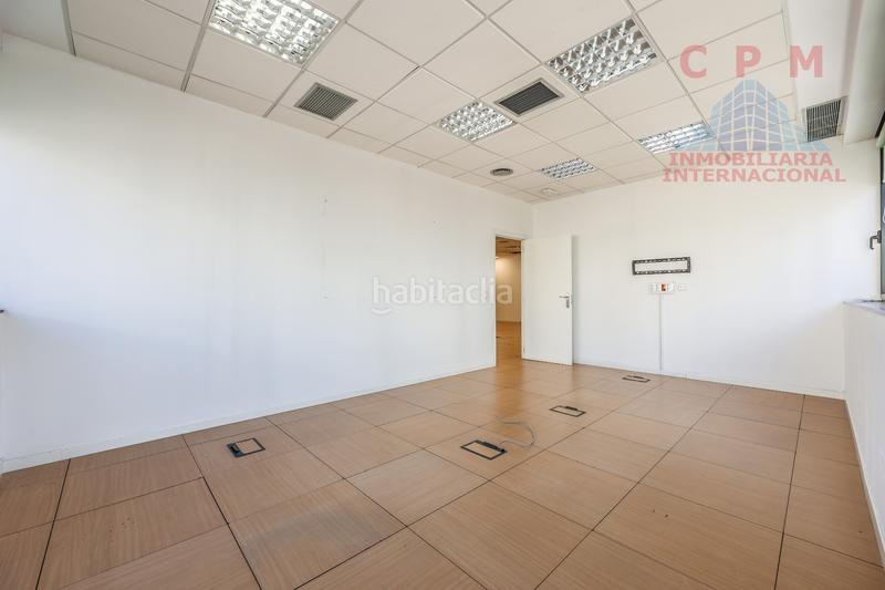 Foto 42ca7f61-be42-4476-946d-12d19a3d4bea. Rent office space with heating in Simancas Madrid