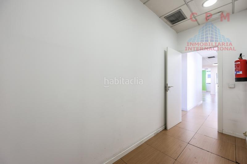 Foto b99639c3-9e51-4cdd-a3d8-ade16f93e73b. Rent office space with heating in Simancas Madrid