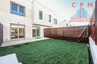 Lloguer Xalet a Fresnos I y II. Espectacular chalet adosado a estrenar, sin amueblar, de 223 m2,