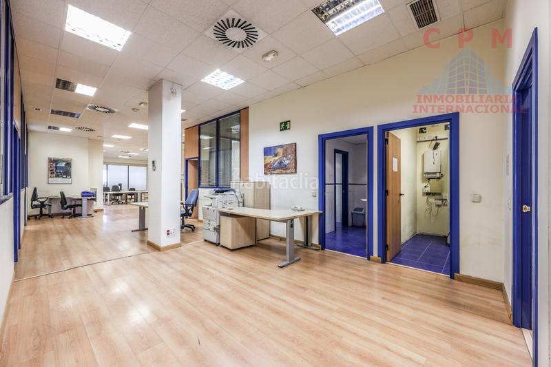 Foto 21a3bd5c-0303-4d9c-939b-81eb7415808e. Oficina espectacular y luminosa oficina amueblada, a pie de calle, de 483 m2, próximo al metro Las Tablas en Madrid