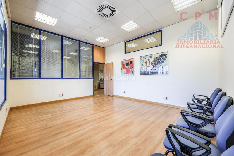 Foto 37880b25-29bc-463e-895b-b48d954d8a18. Oficina espectacular y luminosa oficina amueblada, a pie de calle, de 483 m2, próximo al metro Las Tablas en Madrid