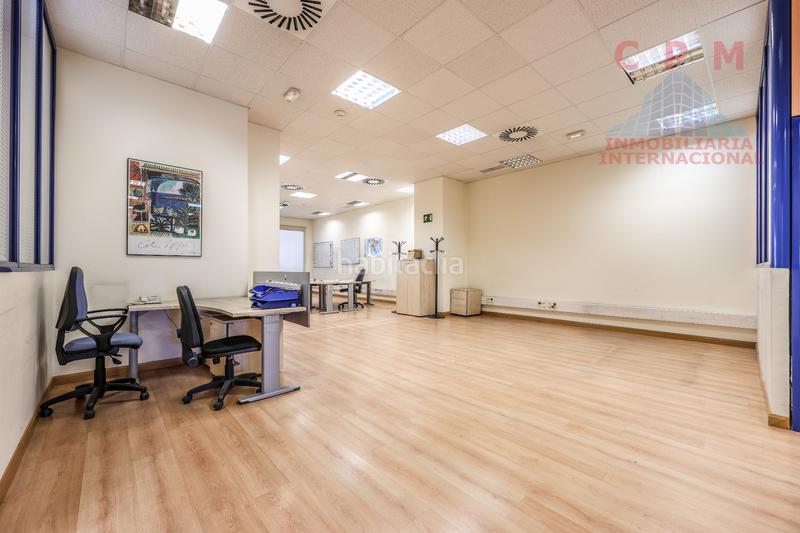 Foto 92fe02e7-a528-4931-a3a2-8b2efd10c2f8. Oficina espectacular y luminosa oficina amueblada, a pie de calle, de 483 m2, próximo al metro Las Tablas en Madrid