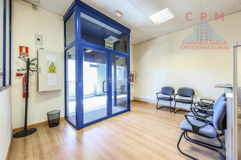 Foto f8a32af5-5259-4c6a-9e6a-4e8e0d298ec5. Oficina espectacular y luminosa oficina amueblada, a pie de calle, de 483 m2, próximo al metro Las Tablas en Madrid