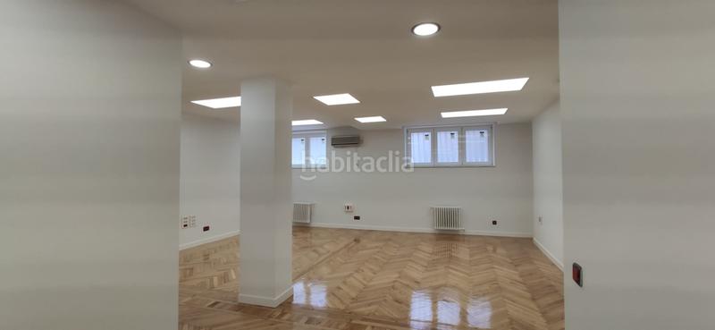 Foto 240a8bd8-5c96-4978-b4a4-d4b9153f28bb. Oficina amb calefacció a El Viso Madrid