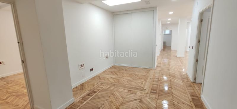 Foto d3362df6-7354-4af5-a362-d5b56cdd3fe2. Oficina amb calefacció a El Viso Madrid