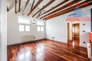 Lloguer Pis a Palacio. Magnífico y luminoso piso sin amueblar, de 66 m2, 2 habitaciones