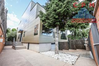 Affitto Chalet in Peñagrande. Espectacular chalet adosado sin amueblar, de 390 m2, 5 habitacio