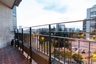 Alquiler Piso en Nueva España. Amplio y luminoso piso reformado, de 75 m2, 2 habitaciones y ter