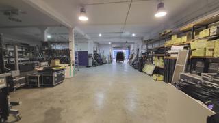 Nau industrial a Ensanche de Vallecas-La Gavia. Nave de 1114 m2, con múltiples espacios y 14 plazas de garaje ad