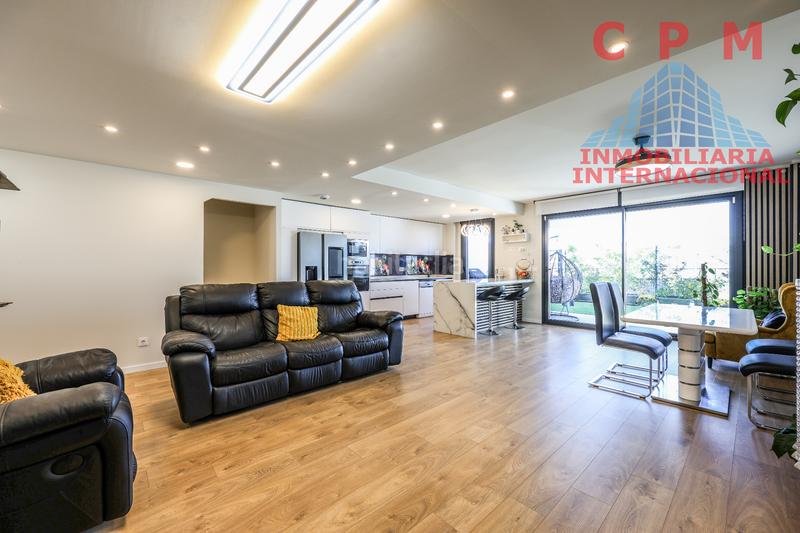 Foto a308c26e-c009-4347-8ee8-1f55961f5ee9. Location maison jumelée avec chauffage parking piscine dans Colmenar Viejo