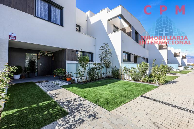 Foto efc824f2-22bb-4437-a130-c2e8fecedc29. Location maison jumelée avec chauffage parking piscine dans Colmenar Viejo