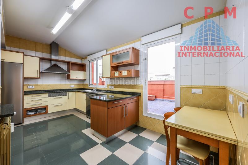 Foto 2c57f249-eafd-48f7-bd30-b3684aaef00a. Rent penthouse with heating parking in Goya Madrid