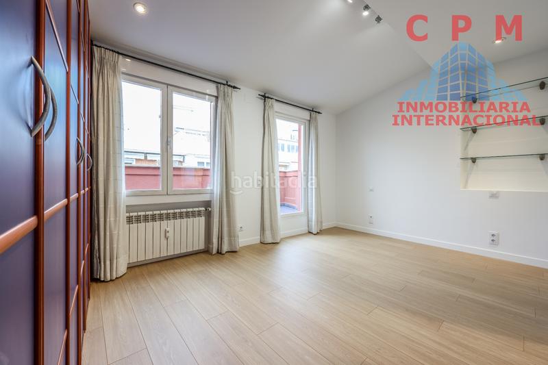 Foto f6afdb3a-bd71-45c6-aab2-c05a2eb835f1. Rent penthouse with heating parking in Goya Madrid