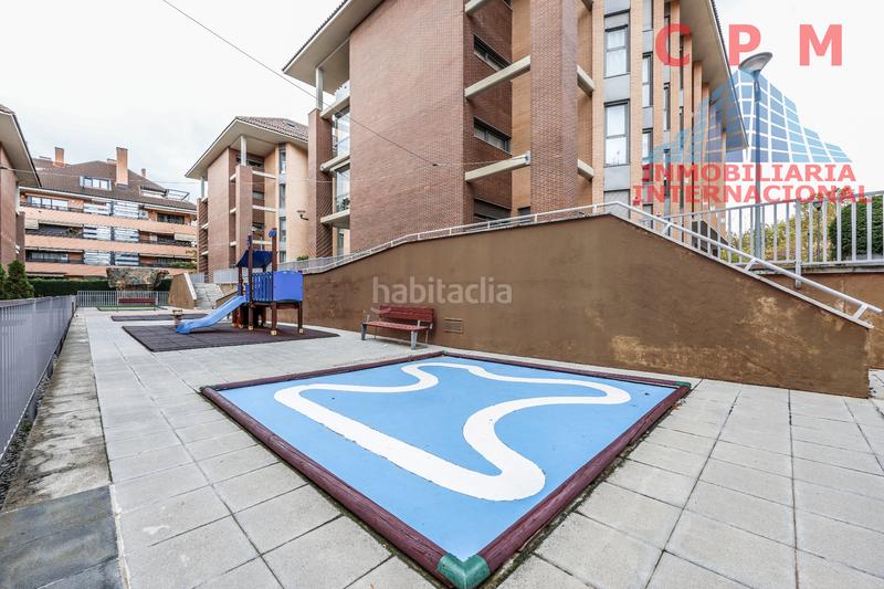 Foto 41dddf71-66c8-4021-82c7-5813c774d8f9. Location appartement avec cheminée chauffage parking piscine dans Boadilla del Monte