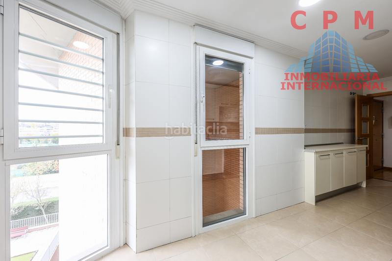 Foto b2335c6d-fd8c-4886-b5b4-ce631cdd02f3. Location appartement avec cheminée chauffage parking piscine dans Boadilla del Monte