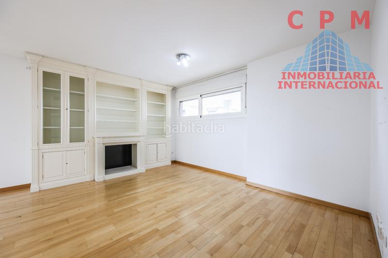 Foto f8bdc99b-85e0-4fe4-83c2-a55cc5596bce. Location appartement avec cheminée chauffage parking piscine dans Boadilla del Monte