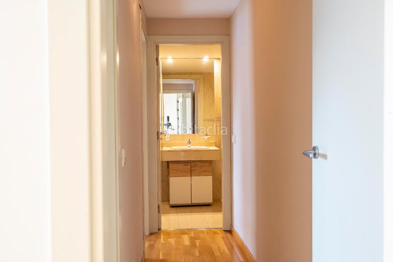 Foto bb8193a3-e02c-4696-ba31-0b79fa0b28d0. Alquiler piso magnífico y luminoso piso reformado y amueblado(o sin amueblar), de 120 m2 y 2 habitaciones; situado en urbanización cerrada en Madrid