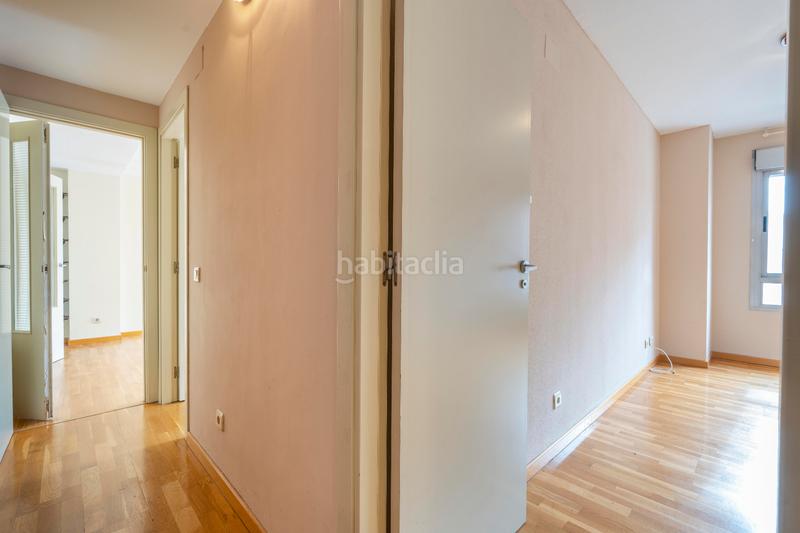 Foto fb8c94fb-7fb4-4e93-afa6-f65d8583448f. Alquiler piso magnífico y luminoso piso reformado y amueblado(o sin amueblar), de 120 m2 y 2 habitaciones; situado en urbanización cerrada en Madrid