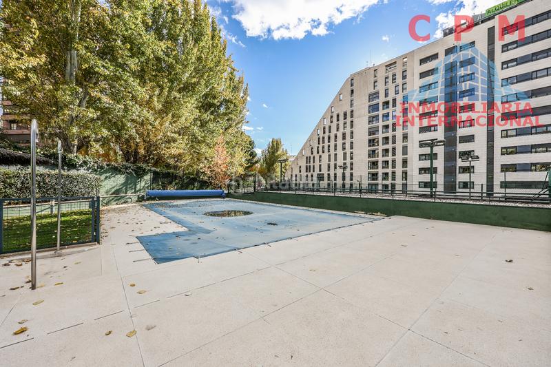 Foto bf7dbdae-a567-4b0f-b06b-bc41206ea7b1. Location attique avec chauffage parking piscine dans Madrid