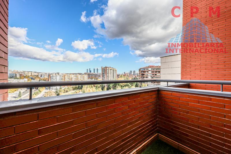 Foto 17284560-2cca-4223-a2a2-6e84013f5ebb. Rent penthouse with heating parking pool in Valdezarza Madrid