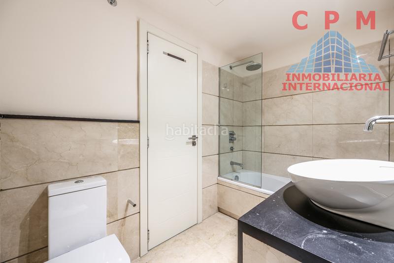 Foto 30953cc2-9608-458f-966a-24fec0d7cf97. Rent penthouse with heating parking pool in Valdezarza Madrid