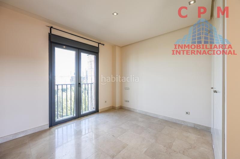 Foto 8dd45ad5-5cb2-4a29-b3d3-ea103b7128be. Rent penthouse with heating parking pool in Valdezarza Madrid