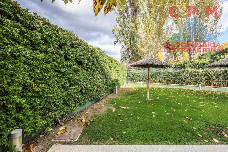 Foto d66e5339-401e-4f32-b381-3a3b88f98c69. Rent penthouse with heating parking pool in Valdezarza Madrid