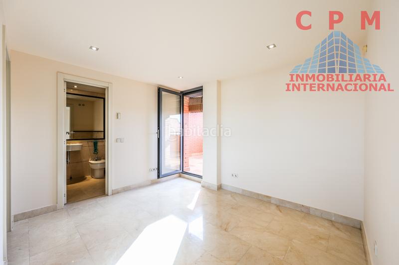 Foto d8f8e40e-e125-4c08-8535-1a39d1a1e54d. Rent penthouse with heating parking pool in Valdezarza Madrid