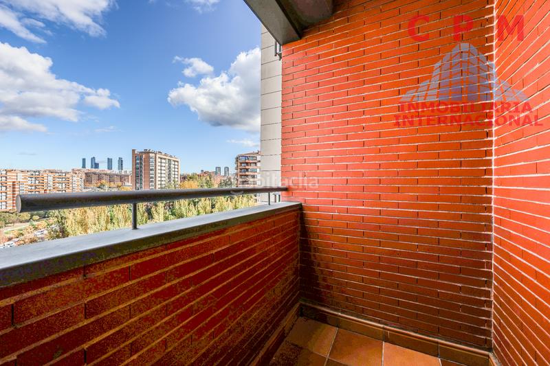 Foto f1e163b6-7618-4bcb-9a69-0884856ddff3. Rent penthouse with heating parking pool in Valdezarza Madrid