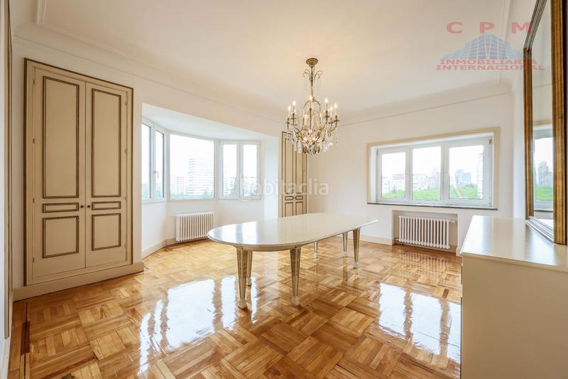 Foto fb6273fa-2fe7-4df1-ac9f-ca065116b4c9. Location appartement avec cheminée chauffage parking dans Madrid