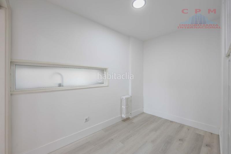 Foto 1875d074-238c-40e3-a777-4a53c15c45e4. Rent flat with fireplace heating parking in El Viso Madrid