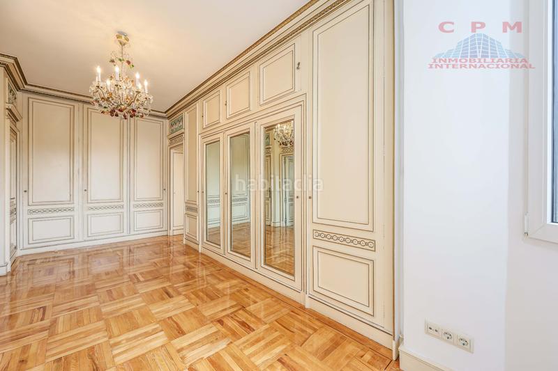 Foto 18880518-cd77-422a-9048-ea6f5a6e9d8c. Rent flat with fireplace heating parking in El Viso Madrid