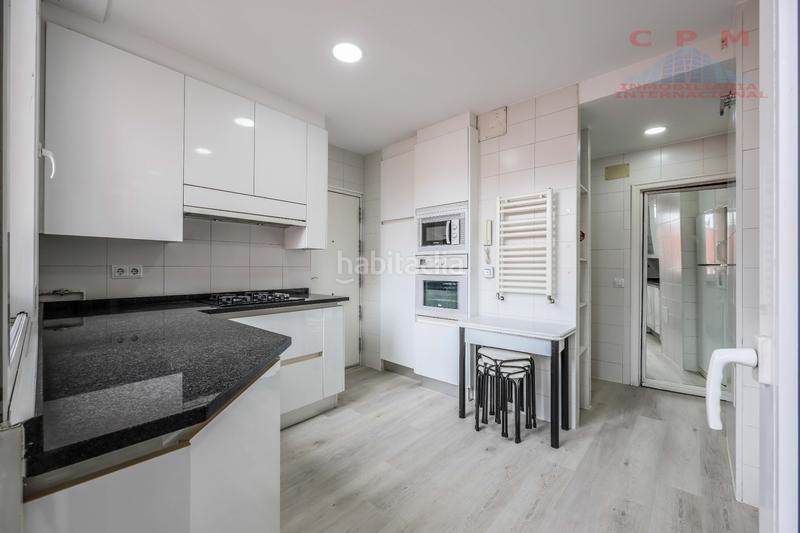 Foto 6e190992-0be6-4994-a3f8-76fef24cde5f. Rent flat with fireplace heating parking in El Viso Madrid