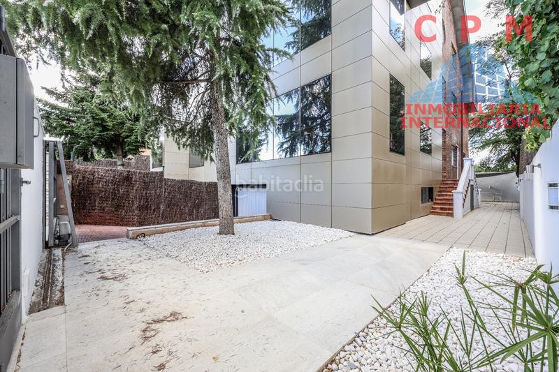 Foto 3e3d3eb0-060e-4060-86a7-6232e54fec0e. Rent towny house with heating parking in Peñagrande Madrid