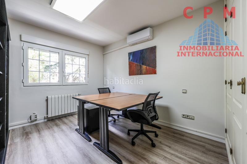 Foto b8e450ae-d5cd-41fb-aea6-bc4d5a56ed76. Rent towny house with heating parking in Peñagrande Madrid